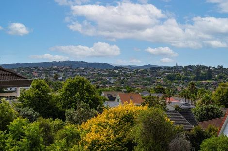 Photo of property in 50 Sandgate Avenue, Botany Downs, Auckland, 2010