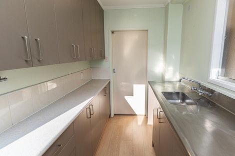 Photo of property in Victoria Court, 4u7 Queen Street, Mount Victoria, Wellington, 6011