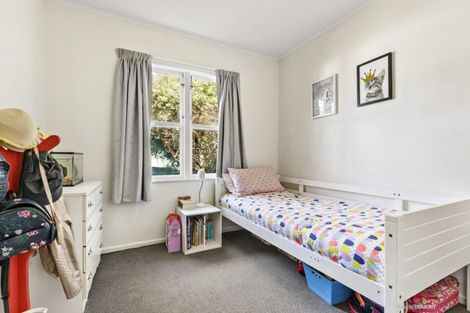 Photo of property in 10 Liddel Grove, Island Bay, Wellington, 6023