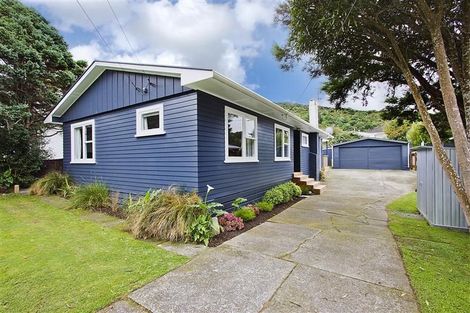 Photo of property in 10 Gardiner Grove, Wainuiomata, Lower Hutt, 5014