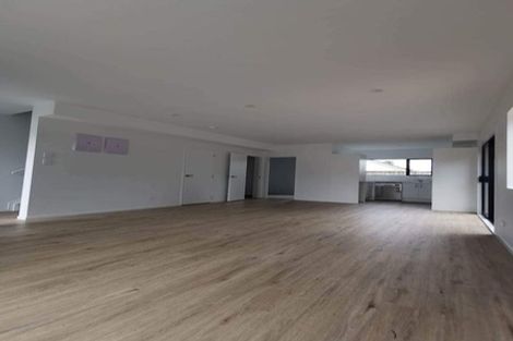 Photo of property in 22 Eileen Newey Place, Henderson, Auckland, 0612