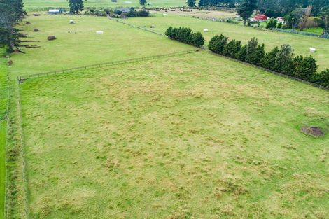 Photo of property in 27 Rangiotu Road, Himatangi, 4477