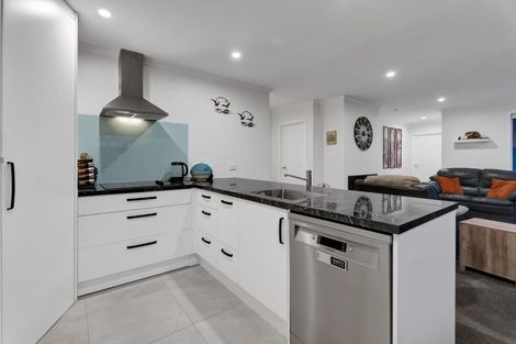 Photo of property in 95 Princess Street, Waitara, 4320