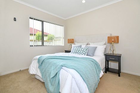 Photo of property in 17 Kokako Rise, Papakura, 2110