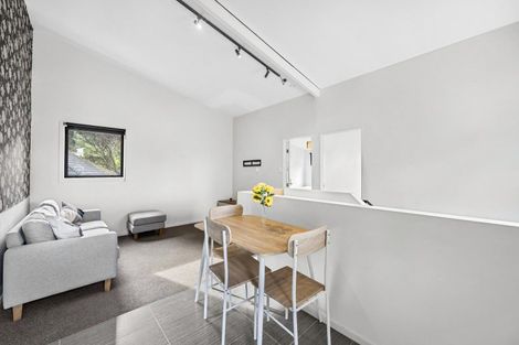 Photo of property in 9b Onslow Road, Khandallah, Wellington, 6035