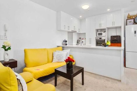 Photo of property in Apollo Apartments, 111/46 Rosedale Road, Rosedale, Auckland, 0632
