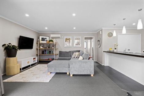 Photo of property in 115 Saint James Drive, Huntington, Hamilton, 3210