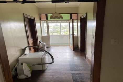 Photo of property in 46 Northland Road, Northland, Wellington, 6012
