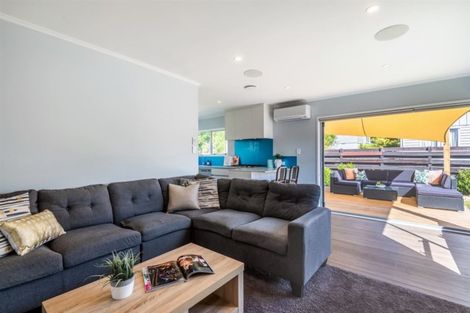 Photo of property in 2/85 Eskdale Road, Birkdale, Auckland, 0626