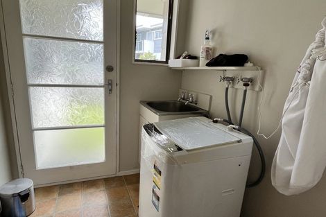 Photo of property in 201a Newlands Road, Newlands, Wellington, 6037