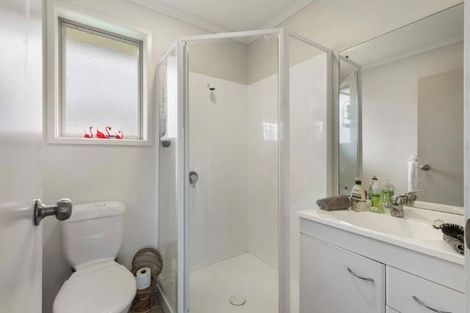 Photo of property in 37 Cabeleigh Drive, Helensville, 0800