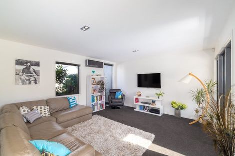 Photo of property in 12 Millpond Place, Parklands, Christchurch, 8083