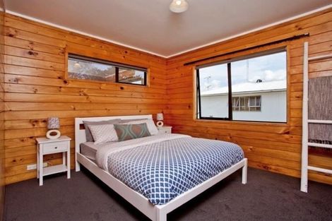 Photo of property in 2/34 Alexander Avenue, Torbay, Auckland, 0630