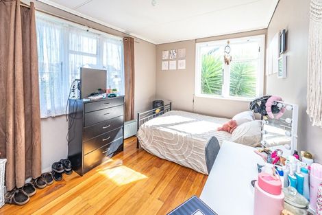 Photo of property in 51 Kowhai Street, Castlecliff, Whanganui, 4501