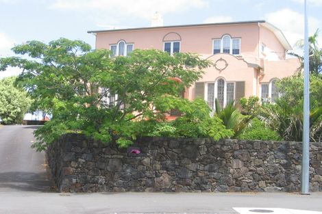 Photo of property in 5a Cambridge Terrace, Devonport, Auckland, 0624