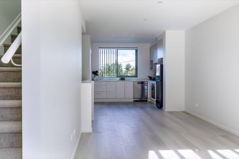 Photo of property in 7/2 Moor Avenue, Te Atatu Peninsula, Auckland, 0610