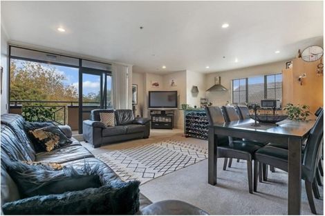 Photo of property in 51 Rangitoto Terrace, Milford, Auckland, 0620