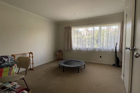 Photo of property in 29 Saltwood Street, Red Beach, 0932