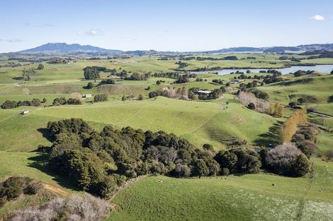 Photo of property in 18 Warren Road, Raglan, 3295