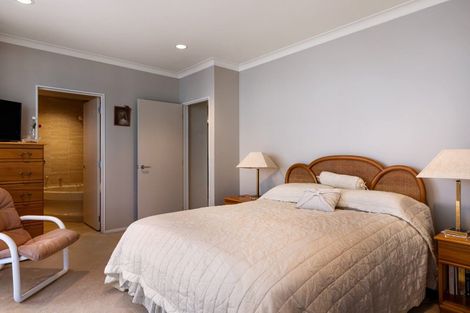 Photo of property in 21 Maunganui Road, Mount Maunganui, 3116