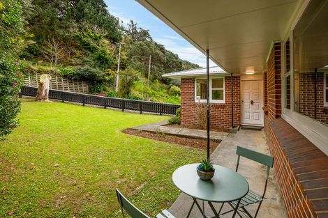 Photo of property in 296 Main Road, Tawa, Wellington, 5028