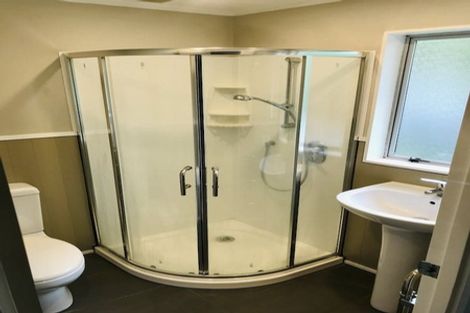 Photo of property in 92 Thurleigh Grove, Karori, Wellington, 6012