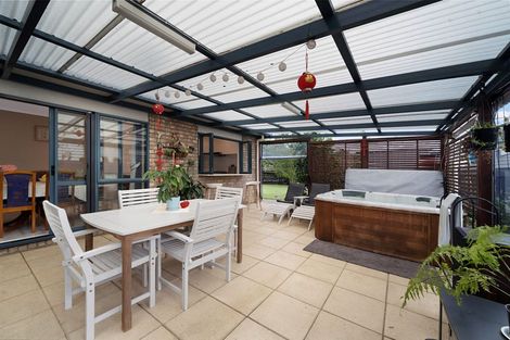 Photo of property in 37a Willerton Avenue, New Lynn, Auckland, 0600