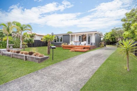 Photo of property in 106 Patuwai Drive, Whangamata, 3620