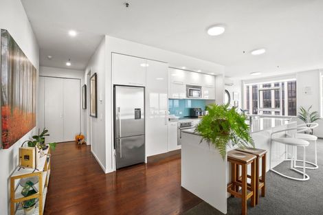 Photo of property in 22 Liardet Apartments, 302/22 Liardet Street, New Plymouth, 4310