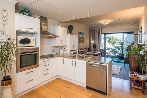 Photo of property in 4-u10 Seaview Road, Paraparaumu Beach, Paraparaumu, 5032