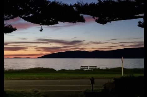 Photo of property in 79 Marine Parade, Paraparaumu Beach, Paraparaumu, 5032