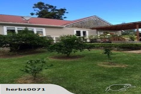 Photo of property in 5 Grovelands Way, Titirangi, Auckland, 0604