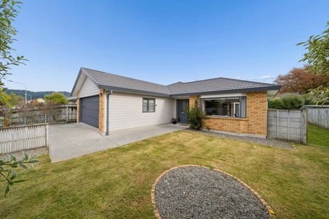 Photo of property in 16 Talbot Grove, Trentham, Upper Hutt, 5018