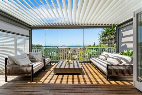 Photo of property in 8 Alfred Street, Northcote Point, Auckland, 0627