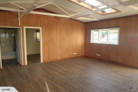 Photo of property in 226-228 Forest Road, Waiatarua, Auckland, 0612