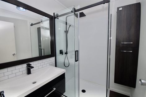 Photo of property in 2/47 Flaxdale Street, Birkdale, Auckland, 0626