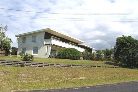 Photo of property in 2/1 Willis Street, Torbay, Auckland, 0630
