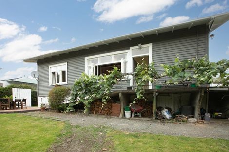 Photo of property in 3 Matthew Street, Waipawa, 4210