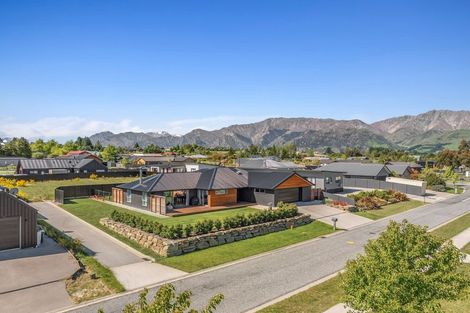 Photo of property in 9 Brewster Crescent, Lake Hawea, Wanaka, 9382