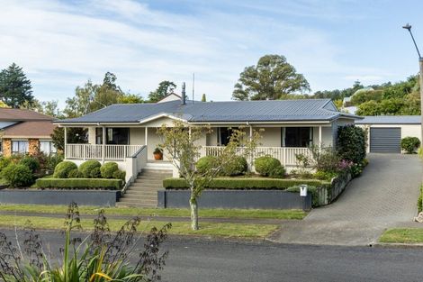 Photo of property in 4 Padfield Place, Havelock North, 4130