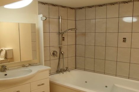 Photo of property in 52 Mitchell Street, Brooklyn, Wellington, 6021