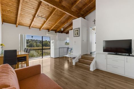 Photo of property in 1/66 Trias Road, Totara Vale, Auckland, 0629