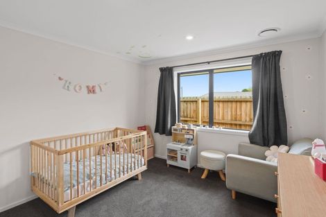 Photo of property in 17 Dalwood Crescent, Rolleston, 7614