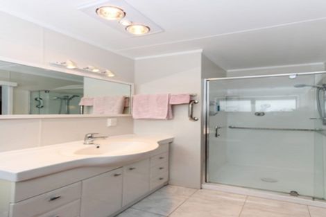 Photo of property in 1 Rangiora Place, Inglewood, 4330