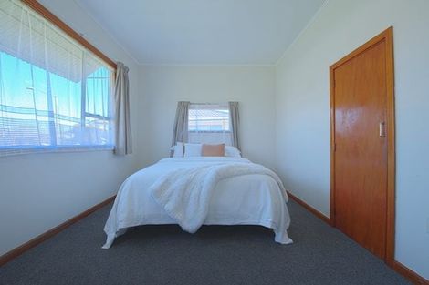 Photo of property in 8 Hinton Road, Taradale, Napier, 4112