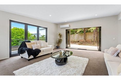 Photo of property in 21 Mariners View Road, Beach Haven, Auckland, 0626