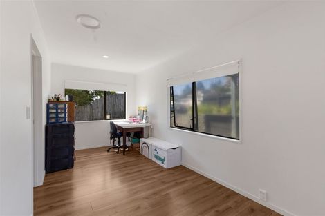 Photo of property in 1/66 Trias Road, Totara Vale, Auckland, 0629