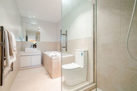 Photo of property in 48 Bordeaux Parade, Te Atatu South, Auckland, 0610