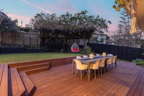 Photo of property in 17 Noumea Place, Mairangi Bay, Auckland, 0630