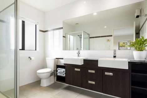 Photo of property in 29 Laurel Oak Drive, Schnapper Rock, Auckland, 0632